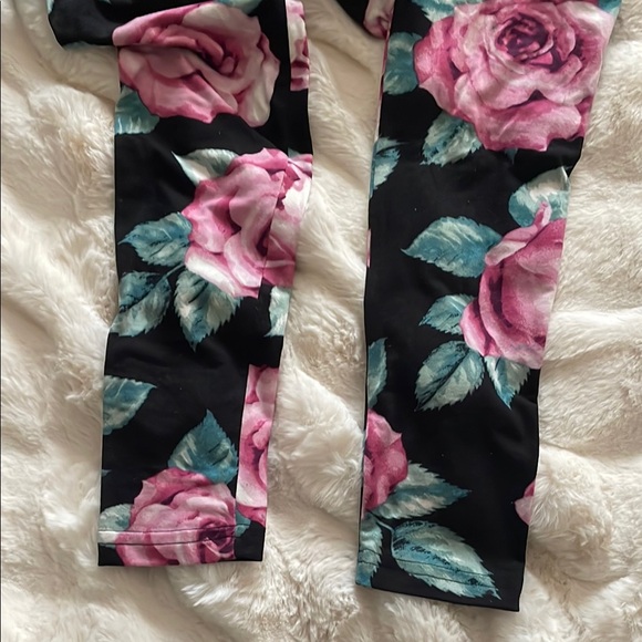 Cute Booty Lounge Black and Pink Floral Leggings - Picture 4 of 5